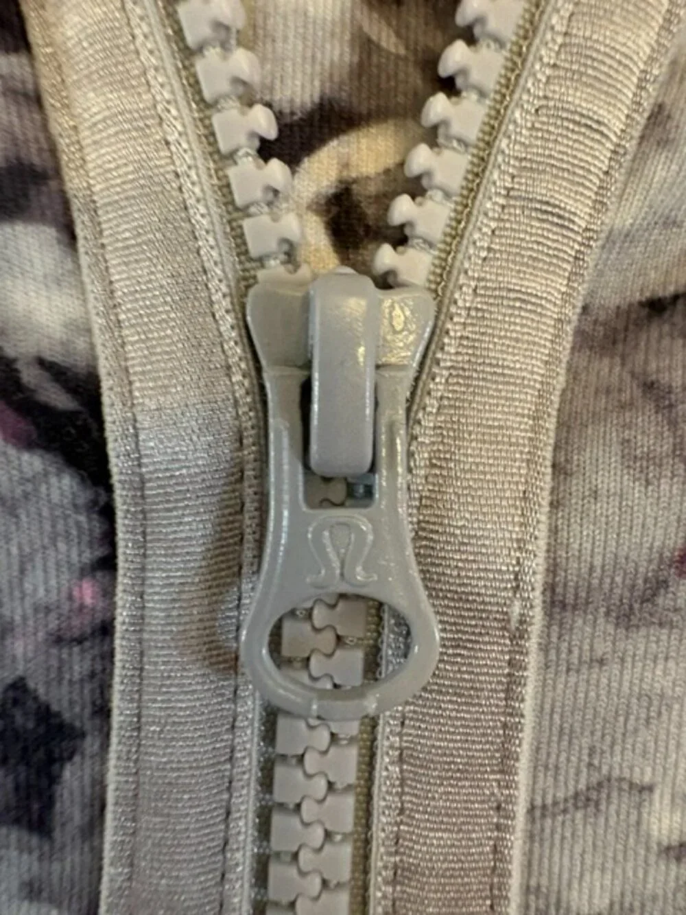 Lululemon If You're Lucky Jacket in Floral Patternm Size 4